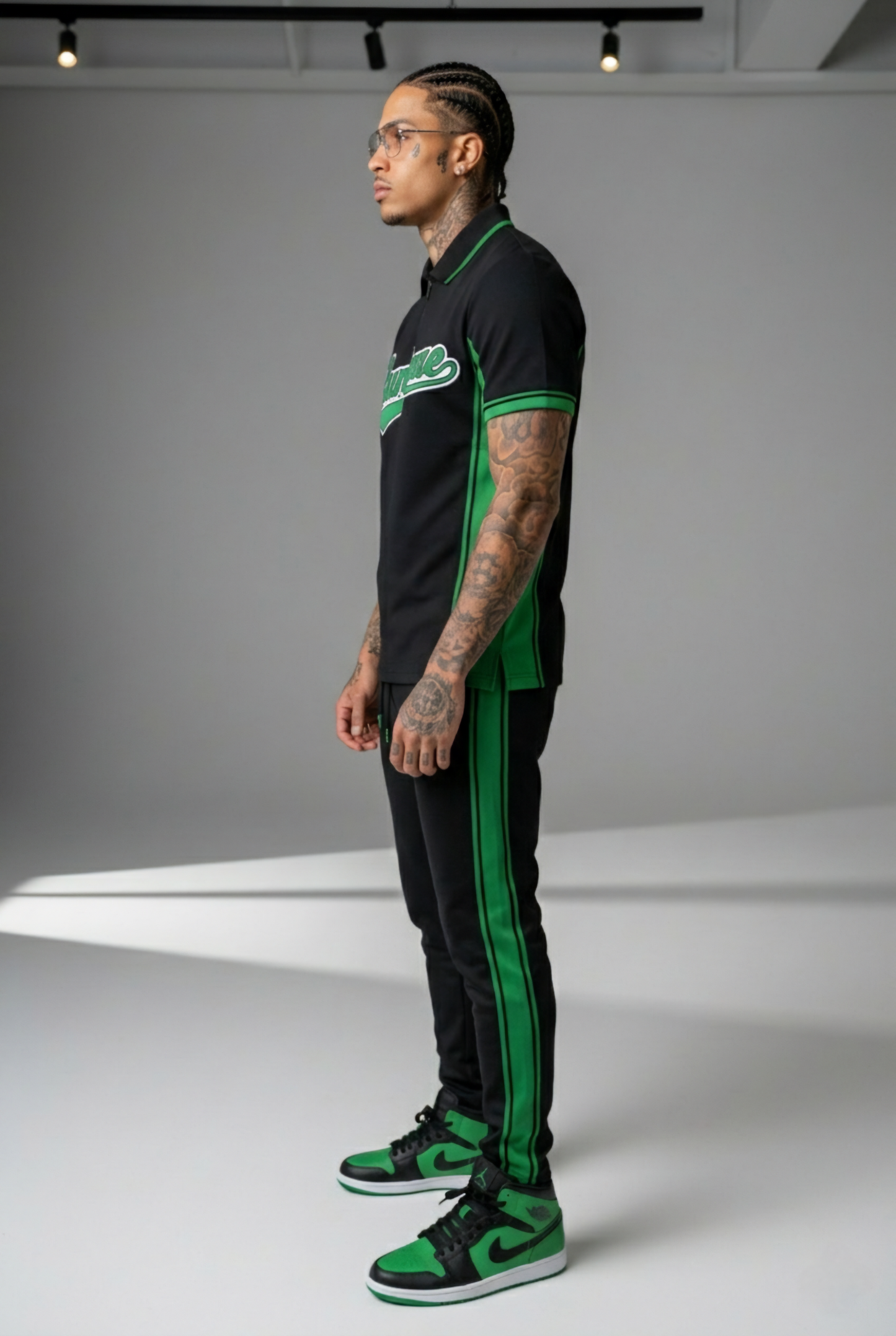 RUNIQUE Master Tracksuit – Black Emerald Edition